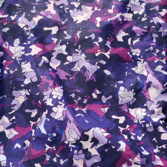 Fabletics Capri Length Leggings - Picture 3 of 10